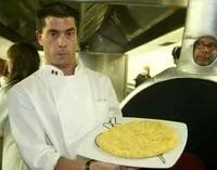 La mejor tortilla de patatas, delgada y jugosa