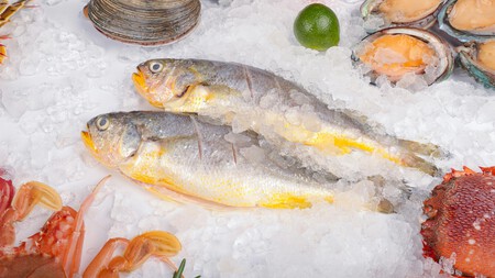Cómo descongelar el pescado correctamente, según una experta en alimentos