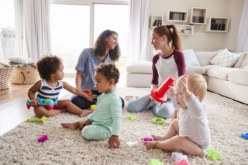 A mis amigos: gracias por querer tanto a mis hijos