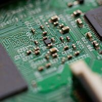 La venta ilegal de chips de IA de EE.UU. se dispara en China y hasta las universidades están en el ajo 