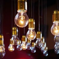 Las bombillas LED tontas son tan válidas como las inteligentes: así puedes integrarlas en tu sistema domótico sin comprar nuevas 