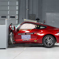 Ford Mustang, Dodge Challenger y Chevrolet Camaro frente a los temidos crash test