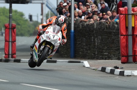 Conor Cummins Senior Tt Isla De Man 2018