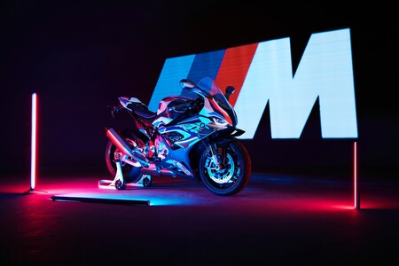 Bmw M 1000 Rr 2021 001