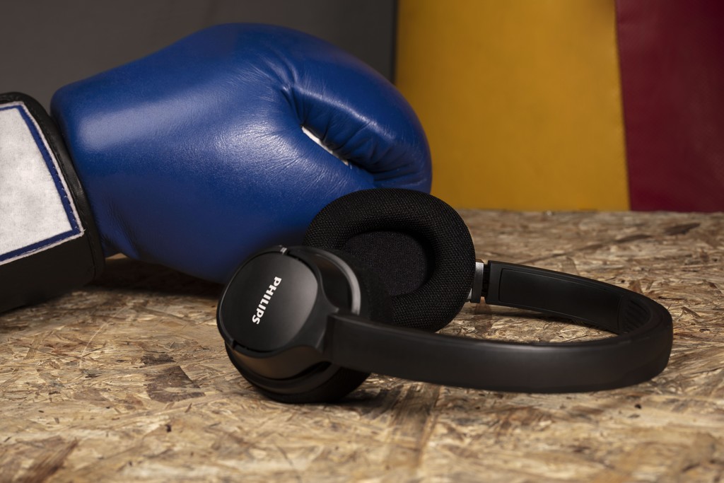 Los nuevos auriculares para deportistas de Philips apuestan por la limpieza con rayos UV, refrigeración por gel y 