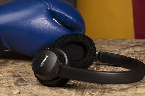 Los nuevos auriculares para deportistas de Philips apuestan por la limpieza con rayos UV, refrigeración por gel y "smart pairing"