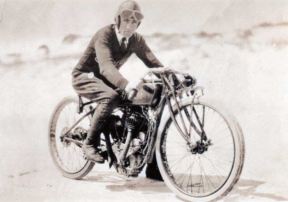 Gene Walker, el cartero adicto a la velocidad y a récords de principios