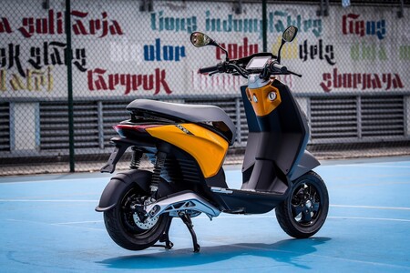 Piaggio va a desarrollar ayudas a la conducción en sus motos derivadas de la tecnología de sus robots autónomo