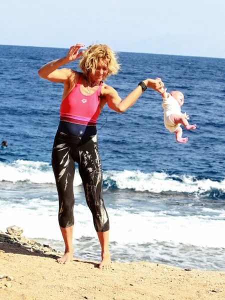 ¿Yoga extremo para bebés o maltrato?