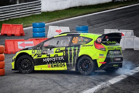 Valentino Rossi no se asusta de Dani Sordo y vence su quinto Monza Rally Show