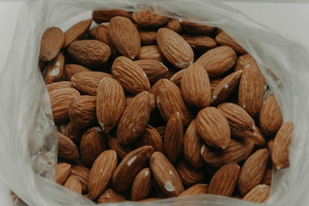 Almonds Close Up Delicious 1013420 1