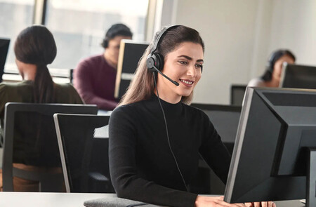 Jabra Evolve2 30: auriculares certificados por Microsoft para funcionar con Teams pensados para el teletrabajo