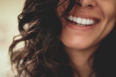 El cepillo de dientes eléctrico más vendido en Amazon lo tiene todo por menos de 23 euros