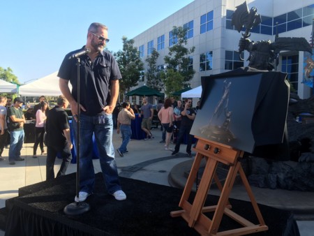 Blizzard rinde homenaje a la carrera de Chris Metzen construyéndole una magnífica estatua