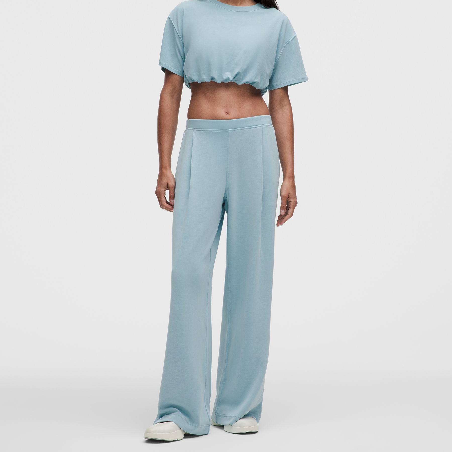 Pantalones ligeros de talle medio de tejido Softstreme
Largo estándar