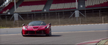 Video: ¿Qué pasa cuando le das un Ferrari LaFerrari Aperta a Sebastián Vettel?