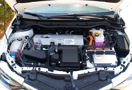 Toyota Auris 2015 Hibrido 28