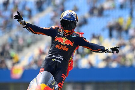 El laberinto de Raúl Fernández: entre subir a MotoGP con KTM, seguir a Moto2 y la tentación de Yamaha