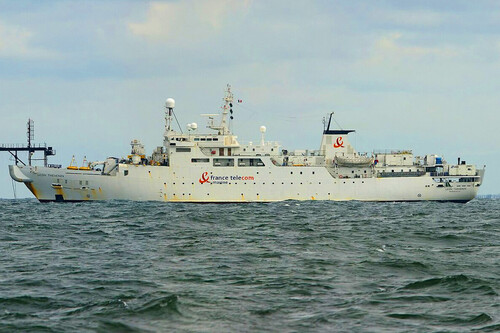 Cuando un cable submarino se rompe en África, sólo hay una solución: llamar al único barco que lleva más de una década reparándolos 