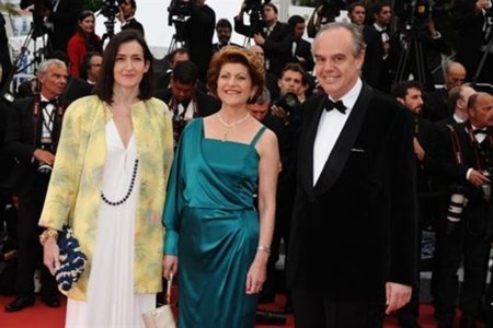 Frédéric Mitterrand advierte de una televisión conectada a internet que impulse la piratería