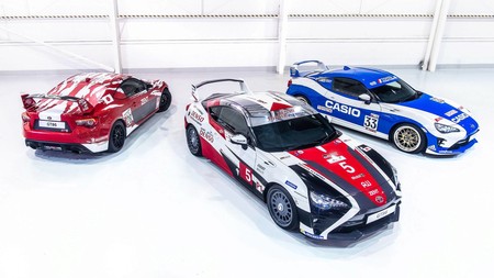 Estos tres Toyota GT 86 celebran la historia de la marca japonesa en Le Mans, en la 86ª edición de la carrera