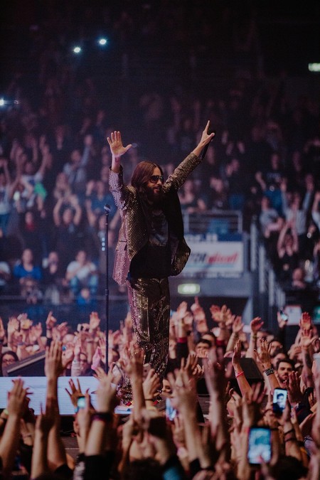 Duelo de estilos en el escenario: Jared Leto vs. Harry Styles