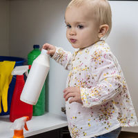 "Las urgencias pediátricas que más han aumentado con el confinamiento son las intoxicaciones": revisa tu casa y evita accidentes domésticos