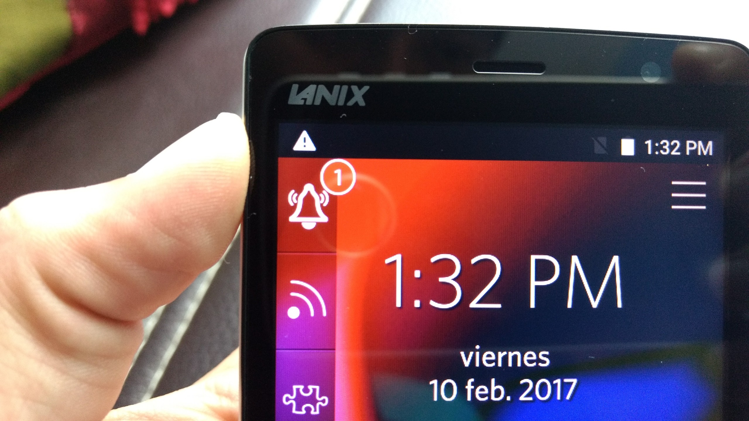 Foto de Lanix Ilium LT510 (5/10)