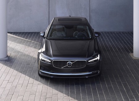 Volvo pone como limite de velocidad los 180 km/h en todos sus autos como una nueva medida de seguridad