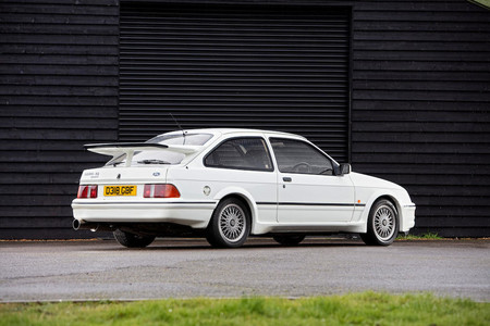 Este impoluto Ford Sierra RS Cosworth de 1987 sale a subasta con un precio estimado de hasta 84.000 euros