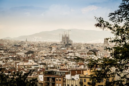 Barcelona prohibirá la circulación de los coches sin etiqueta de la DGT a partir del 1 de enero de 2020