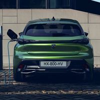 Un nuevo estudio arremete contra los coches PHEV y termina demostrando que son más eficientes de lo que se piensa