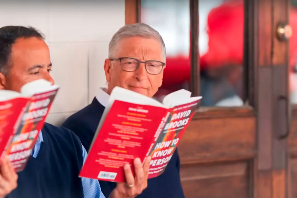 Bill Gates ha desvelado su lista de libros recomendados para leer durante el verano. El hilo conductor: la voluntad de servicio