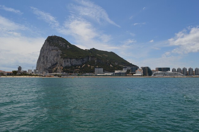 José María Mollinedo, técnico de Hacienda: "Con el fin de la verja en Gibraltar, el tabaco y alcohol va a ser una actividad lucrativa menos en beneficio de los empresarios"
