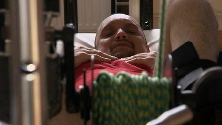 Paralítico vuelve a caminar gracias a un trasplante pionero