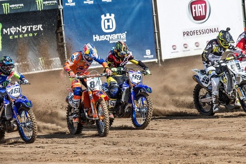 Jeffrey Herlings en MXGP y Benoit Paturel en MX2 se sobreponen a un terreno muy duro para vencer en Suiza