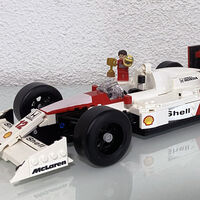 Si te resistías a comprar el McLaren de Ayrton Senna de LEGO porque te parecía caro, tenemos buenas noticias: está más barato que nunca