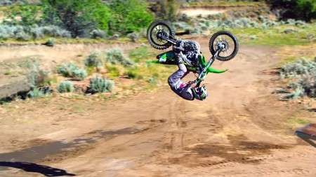 Alucina con los frenéticos seis vídeos que son candidatos a ganar el X Games Real Moto