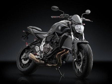Rizoma apuesta todo al negro con la Yamaha MT-07