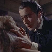 Christopher Lee afirmó que no siempre fueron justos con él. Según el actor, el estudio lo "chantajeó" emocionalmente para continuar con su más icónico papel