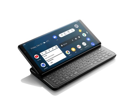 F(x)tec Pro 1, el MWC nos regaló un flashback al pasado con un móvil con teclado QWERTY deslizable para recordar al Nokia E7