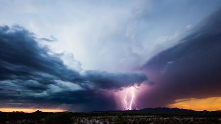 'Moonson III': La fuerza desatada de las tormentas en un impresionante timelapse 4K