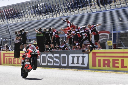 Un dominante Chaz Davies consigue el doblete en Jerez