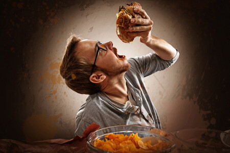 Los alimentos que pueden estar haciendo que comas más sin que te des cuenta