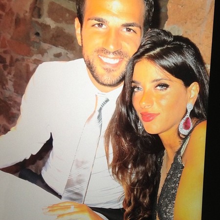Cesc Fábregas, ese hombre que primero te roba la mujer y luego la casa