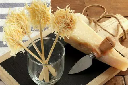 Receta de piruletas de queso parmesano
