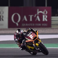 Sam Lowes marca terreno desde el principio y Rául Fernández impresiona en su debut con la Moto2