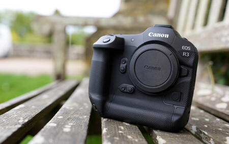 Este periodista ha podido tener un "encuentro" con la nueva Canon EOS R3: así es vista de cerca