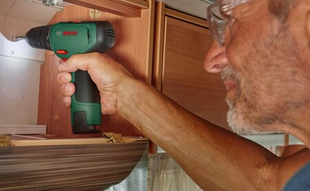 Ofertas del día herramientas y bricolaje: multiherramientas o limpiadoras Dremel y grapadoras o tijeras de jardín Bosch