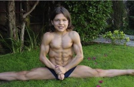 Siendo como Schwarzenegger sin haber pisado un gimnasio